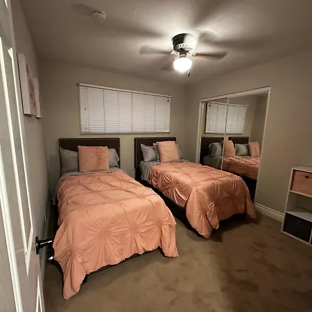 Family Haven With Spacious Yard Holiday home *