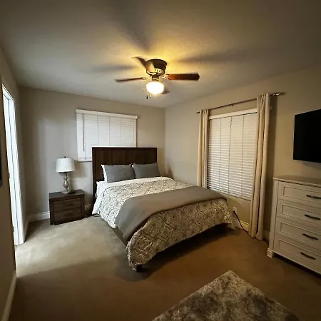 Holiday home Family Haven With Spacious Yard Garden Grove