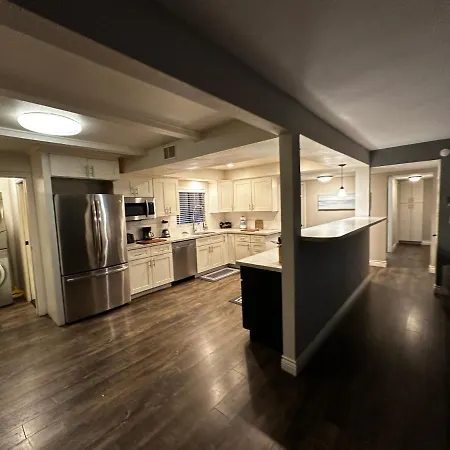 Holiday home Family Haven With Spacious Yard *