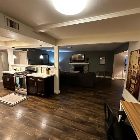 Family Haven With Spacious Yard * Garden Grove