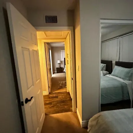 Holiday home Family Haven With Spacious Yard Garden Grove